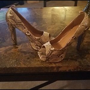 Snake skin pattern platform heels